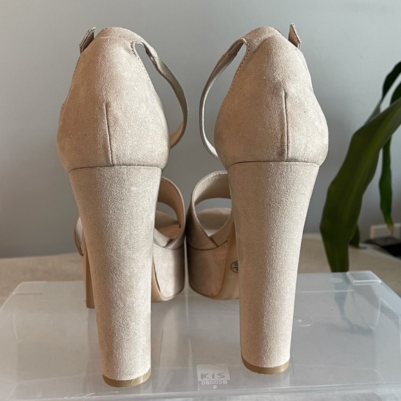 Platform Sandals - Picture 2 of 6